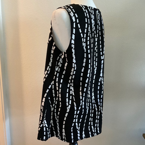 ALFANI Sleeveless Top Black & White Size Extra Large NWOT - Picture 3 of 9
